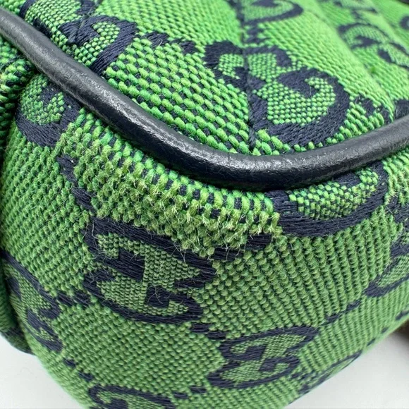 Gucci GG Canvas Small Marmont Matelassê Shoulder bag. - Picture 8 of 15